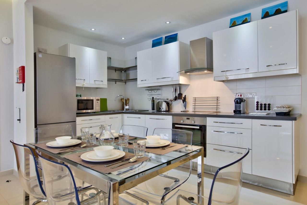 Bright And Central 2 Bedroom Apartment In สลีมา ภายนอก รูปภาพ