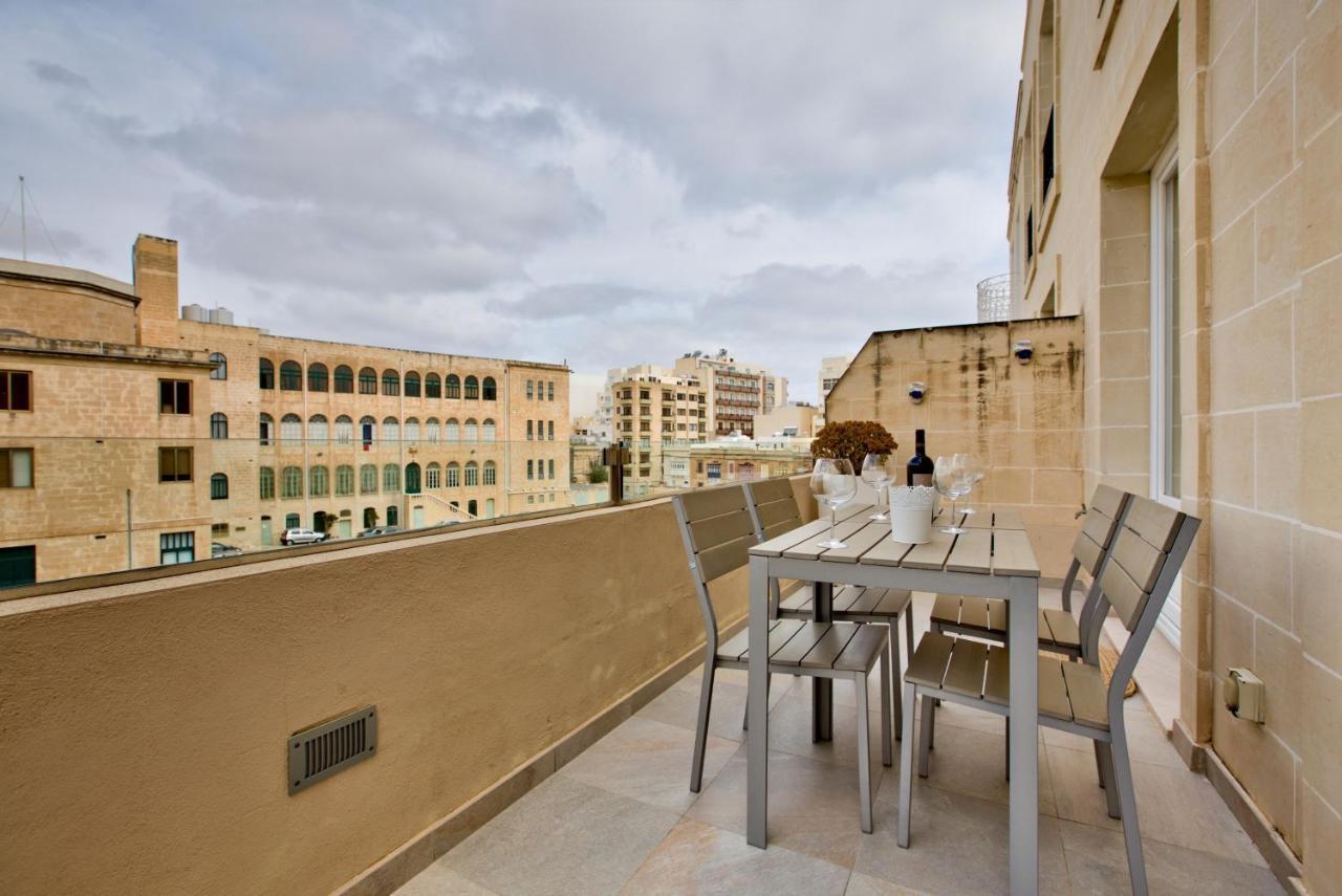 Bright And Central 2 Bedroom Apartment In สลีมา ภายนอก รูปภาพ