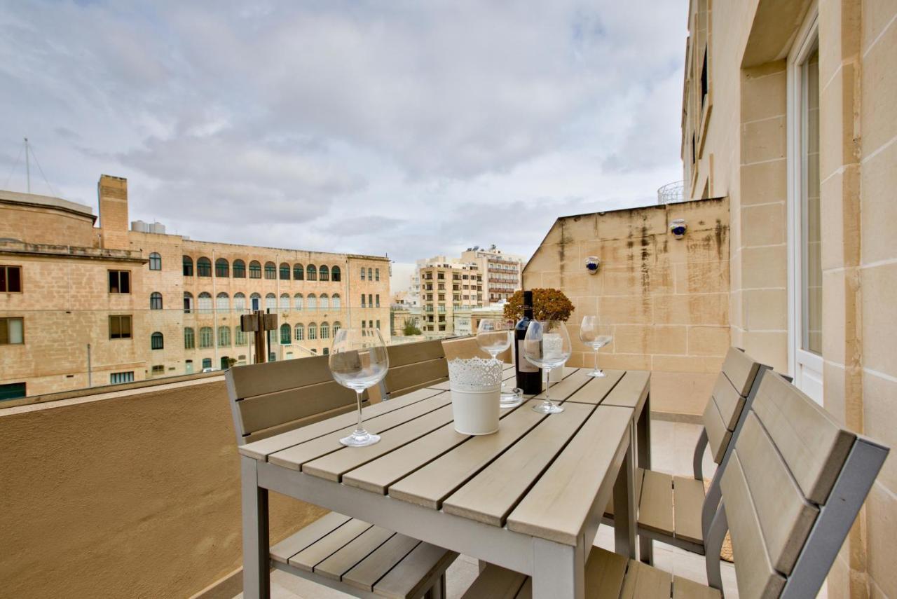 Bright And Central 2 Bedroom Apartment In สลีมา ภายนอก รูปภาพ