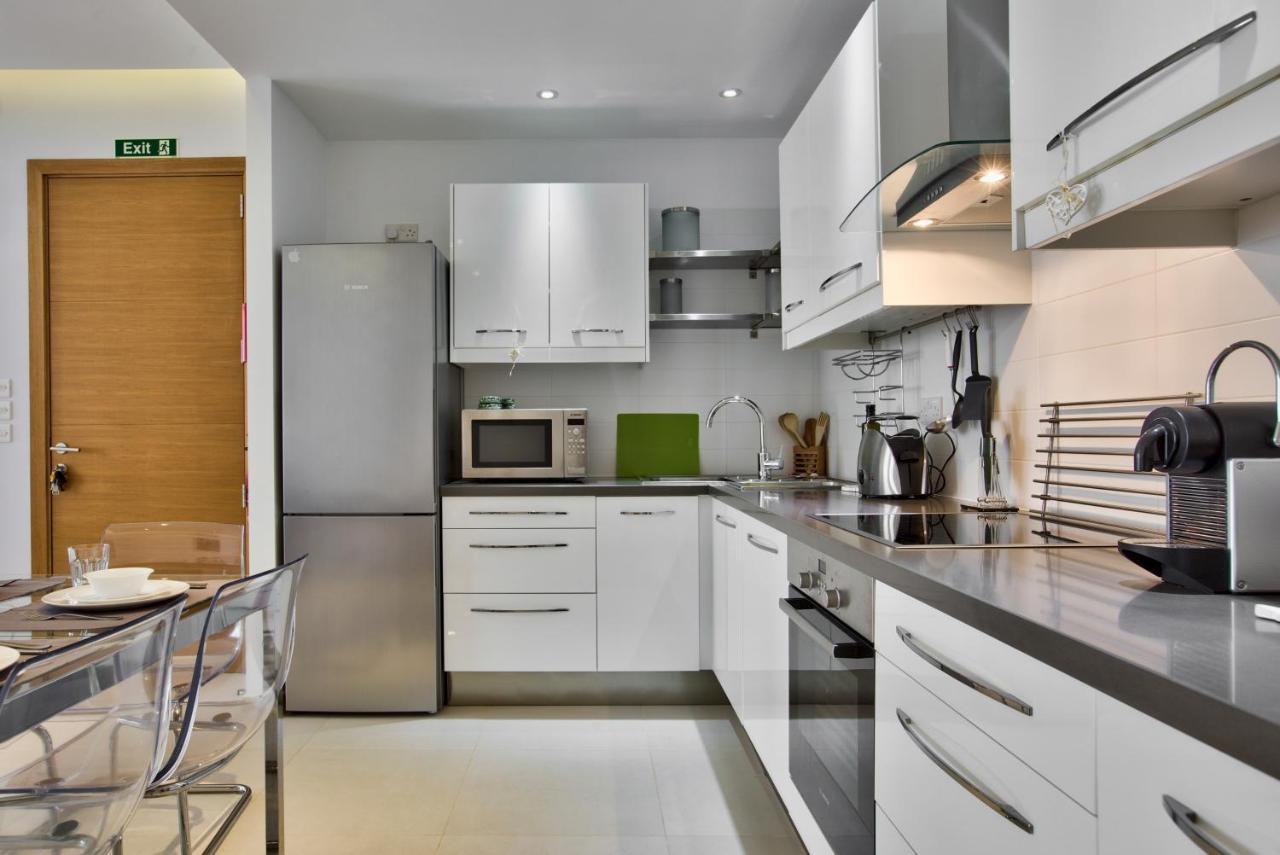 Bright And Central 2 Bedroom Apartment In สลีมา ภายนอก รูปภาพ