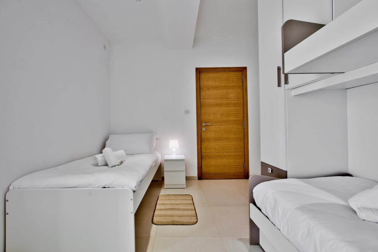 Bright And Central 2 Bedroom Apartment In สลีมา ภายนอก รูปภาพ